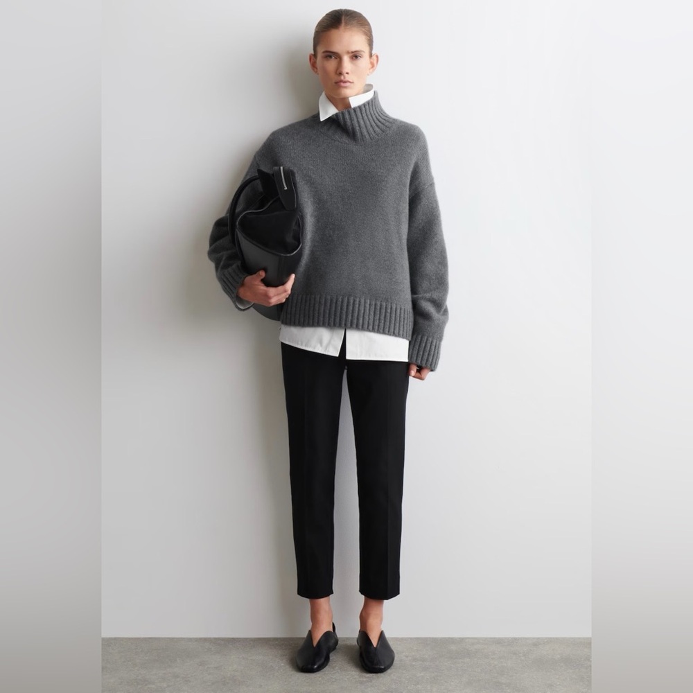 Zara cropped blacked trousers, sz S